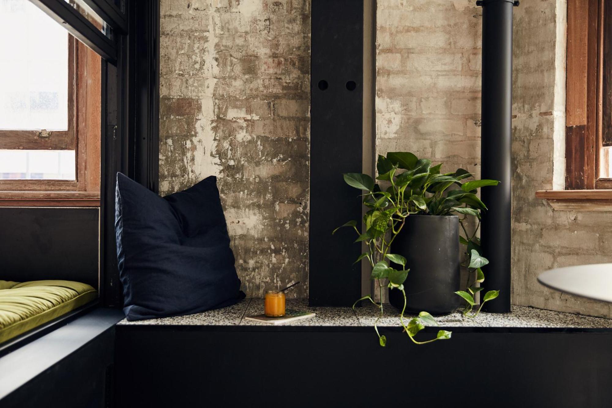 Paramount House Hotel Sydney Room photo