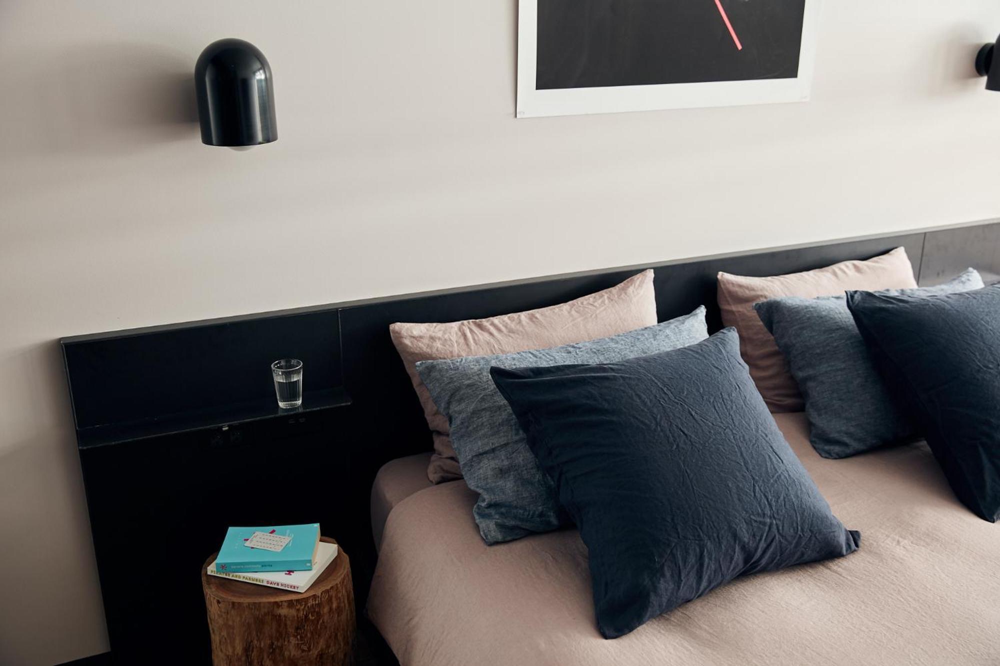 Paramount House Hotel Sydney Room photo