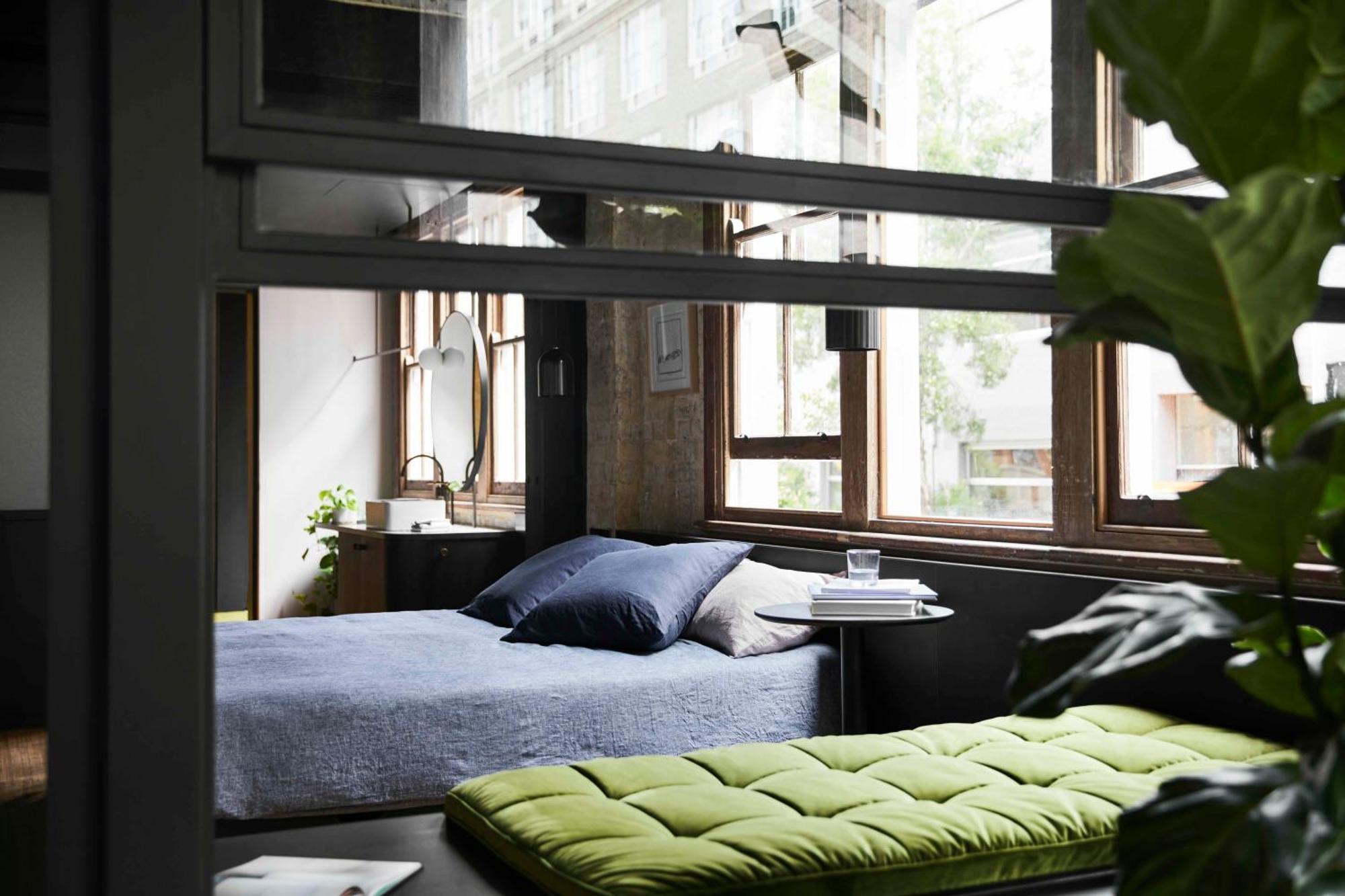 Paramount House Hotel Sydney Room photo